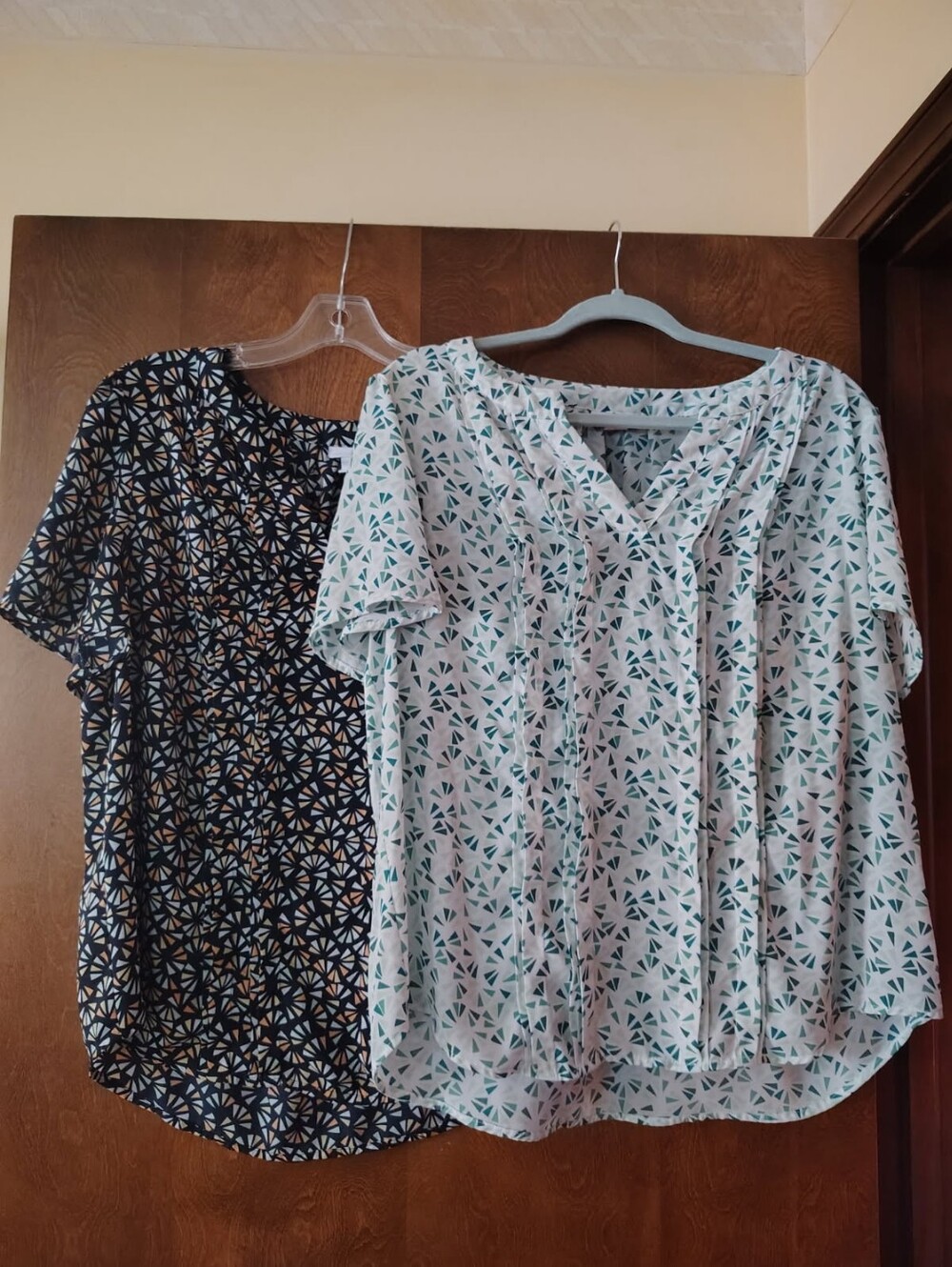 Liz Claiborne Abstract Design Blouses Bundle Size Large ( Comes With Two)
